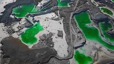 高清航拍翡翠湖景观视频的预览图